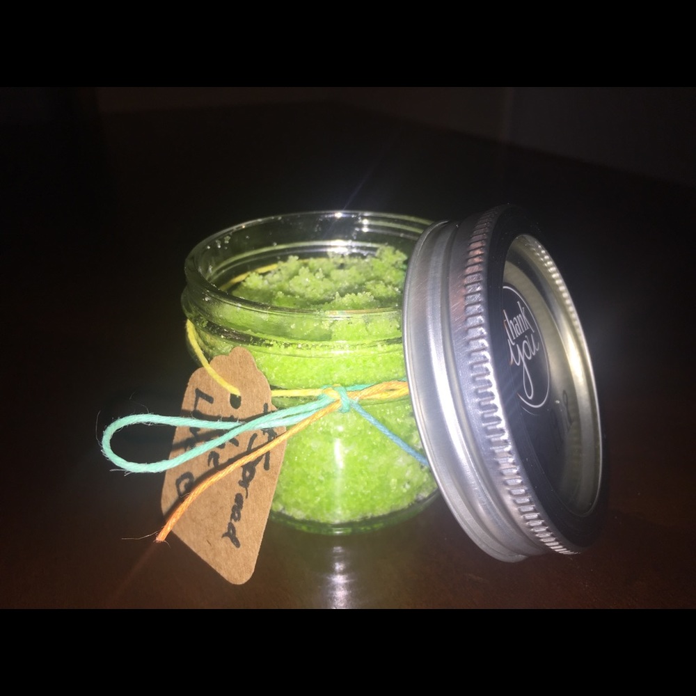 Juicy pear lip scrub